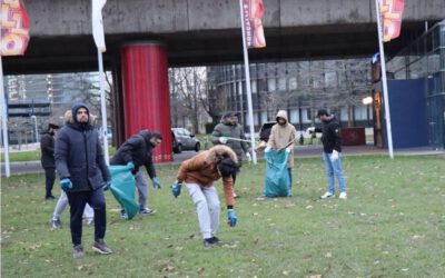 Neujahrsputz In Düsseldorf: Junge Muslime räumen auf